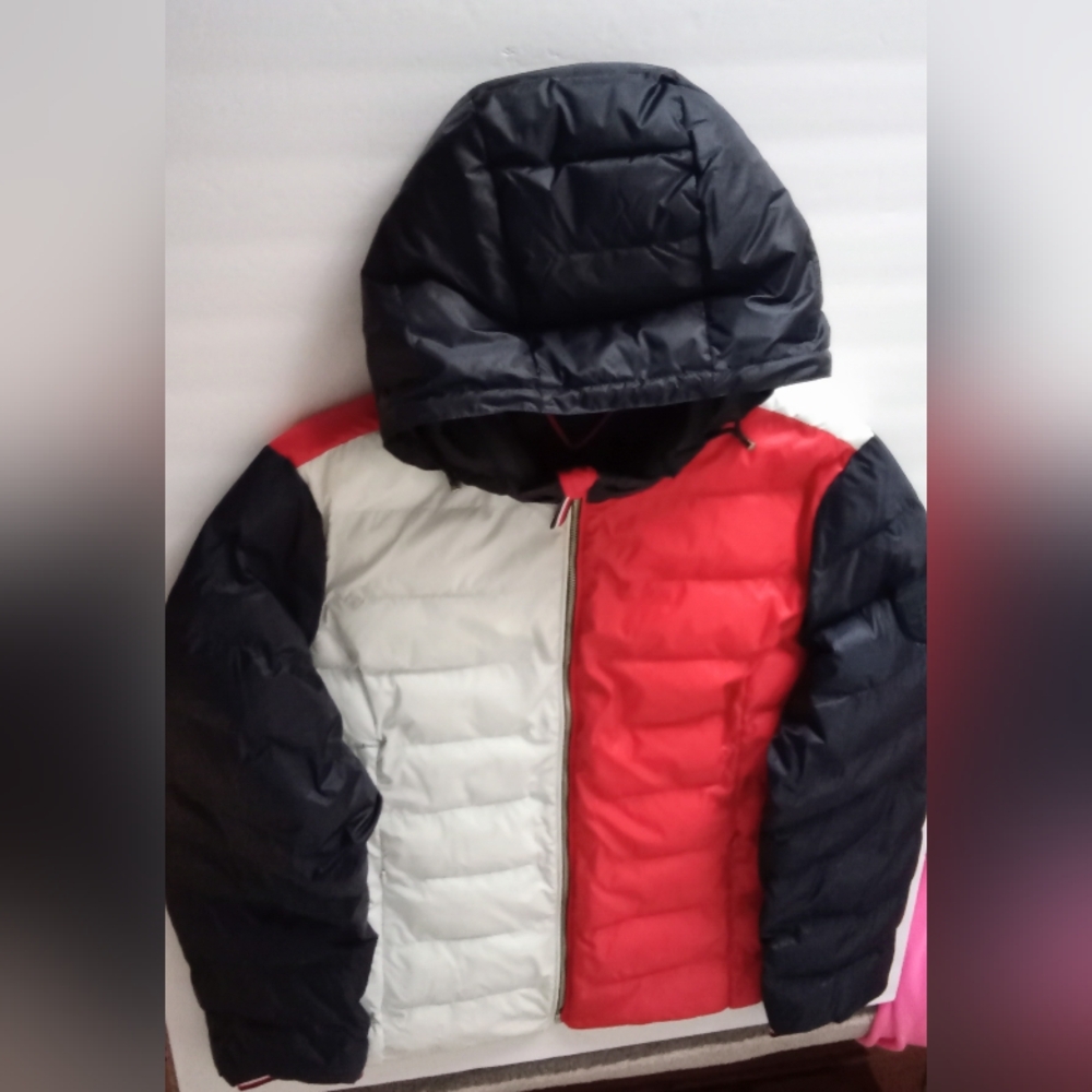 Tommy Hilfiger Women's Red, White, and Black Ski Jacket - Picture 13 of 16